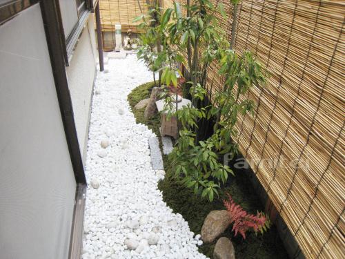 純和風 坪庭