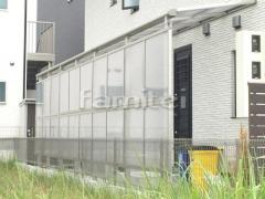 雨除け屋根 人工芝 物置