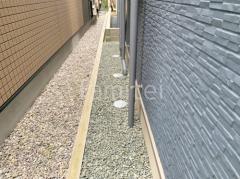 犬走り 防犯砂利敷き バラス砕石 防草シート加工