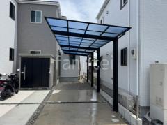 施工例画像:カーポート2台(縦) LIXIL ネスカF2階ベランダ屋根 YKKAP ソラリアR